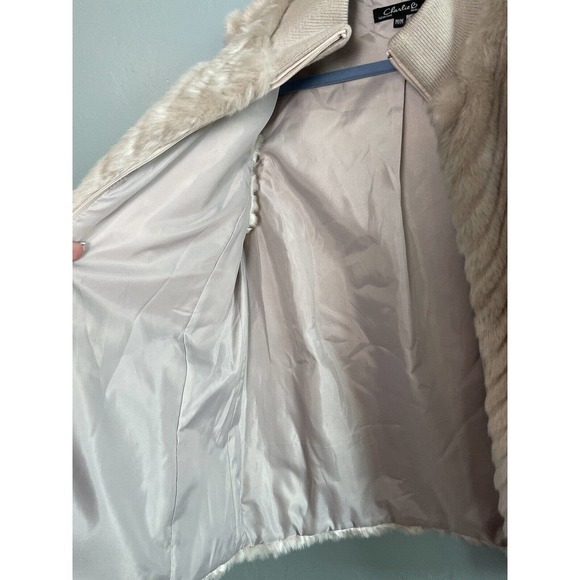 Charlie B Faux Fur Puffer Vest Chevron Zip Front GORGEOUS Super Soft Size M Med - Picture 4 of 7